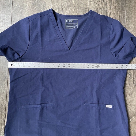 Figs Women's Navy Scrub Top - Picture 4 of 6